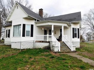 601 N Vine St, Sandoval, IL 62882