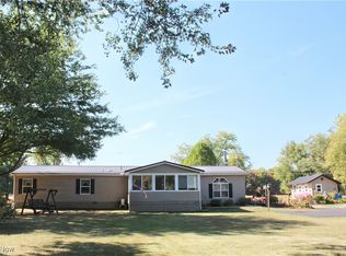 1711 Waterford Rd, East Palestine, OH 44413