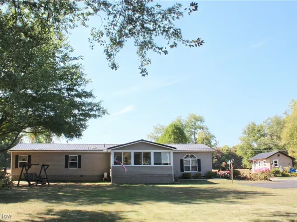 1711 Waterford Rd, East Palestine, OH 44413