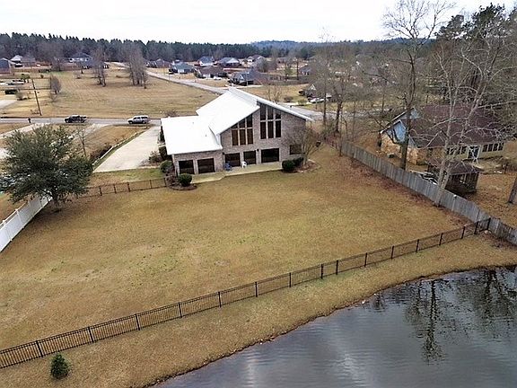 5th image of 8 Griffin Dr