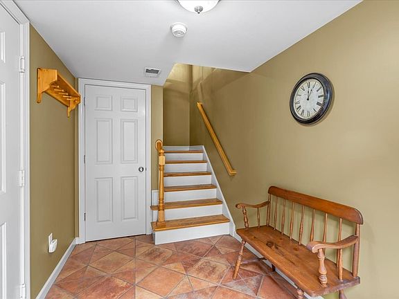 5th image of 20 Waltham Dr Unit 20