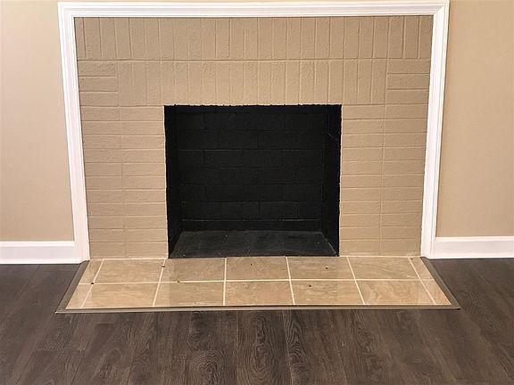 5th image of 1025 E Skyline Dr