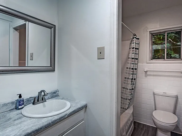 1015 Adkins Blvd — Photo 38