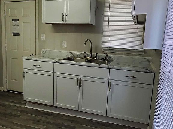 2nd image of 1106 N Jackson St #1
