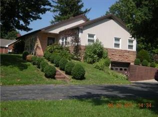 705 N Main St, Higginsville, MO 64037
