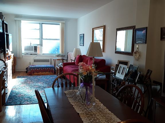 4th image of 2621 Union St APT 2G