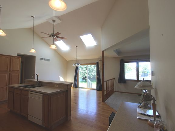 3rd image of 235 Verbena Ln