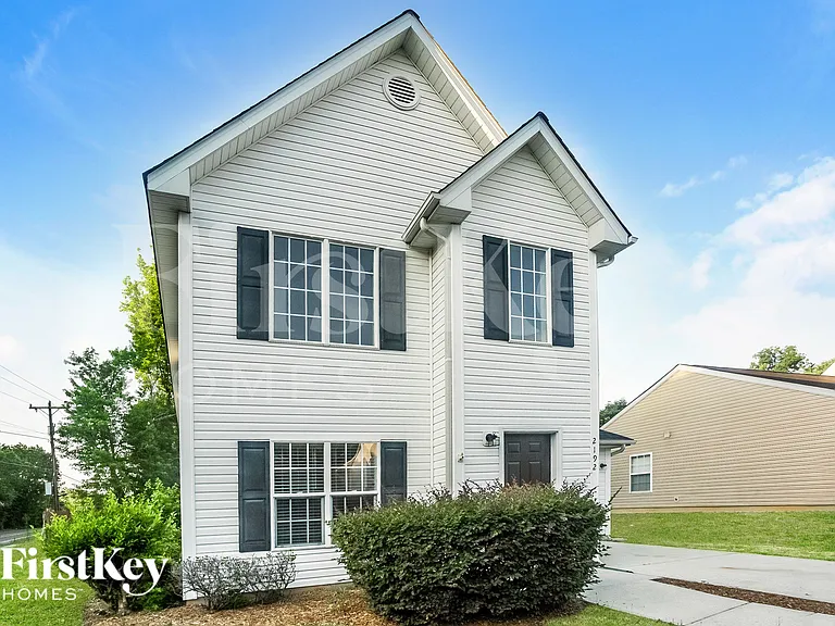 2192 Mallard Pointe Dr — Photo 2