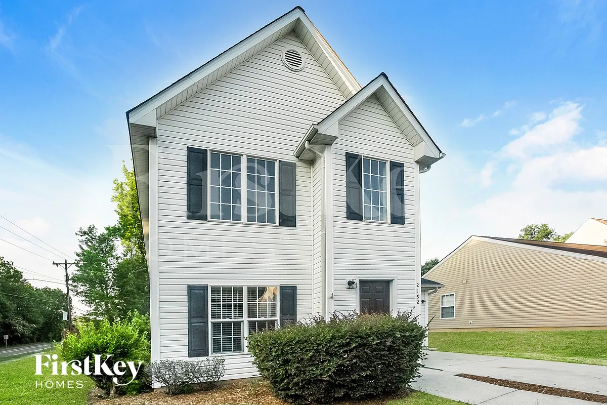 Building Photo - 2192 Mallard Pointe Dr
