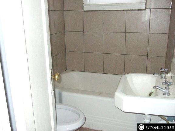 3rd image of 1003/1007 7th St