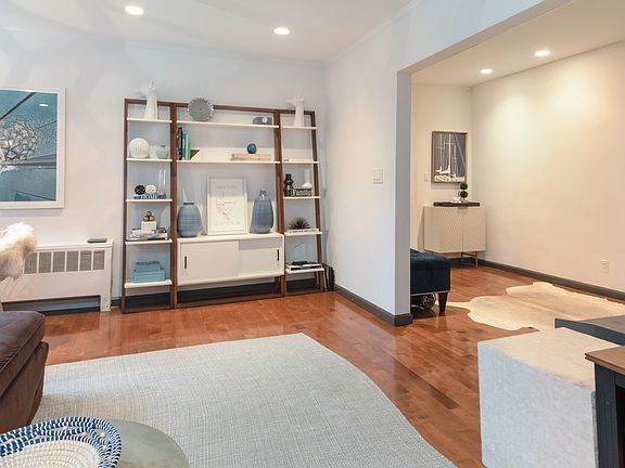 3rd image of 705 Palmer Ct APT 1A