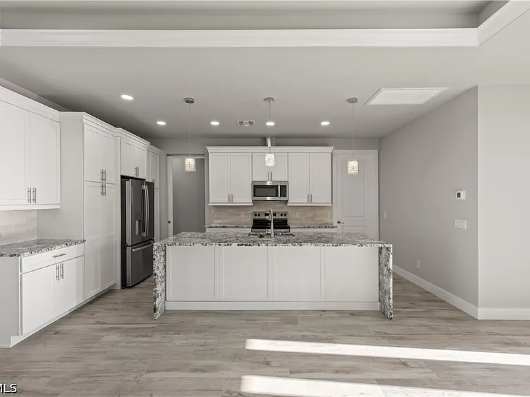 3311 Surfside Blvd — Photo 6