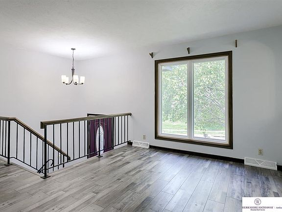 4th image of 4937 Red Rock Ave