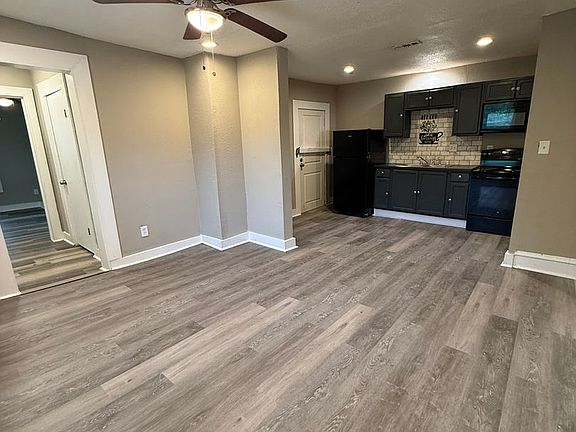 2nd image of 2538 Woodland Ave #2B