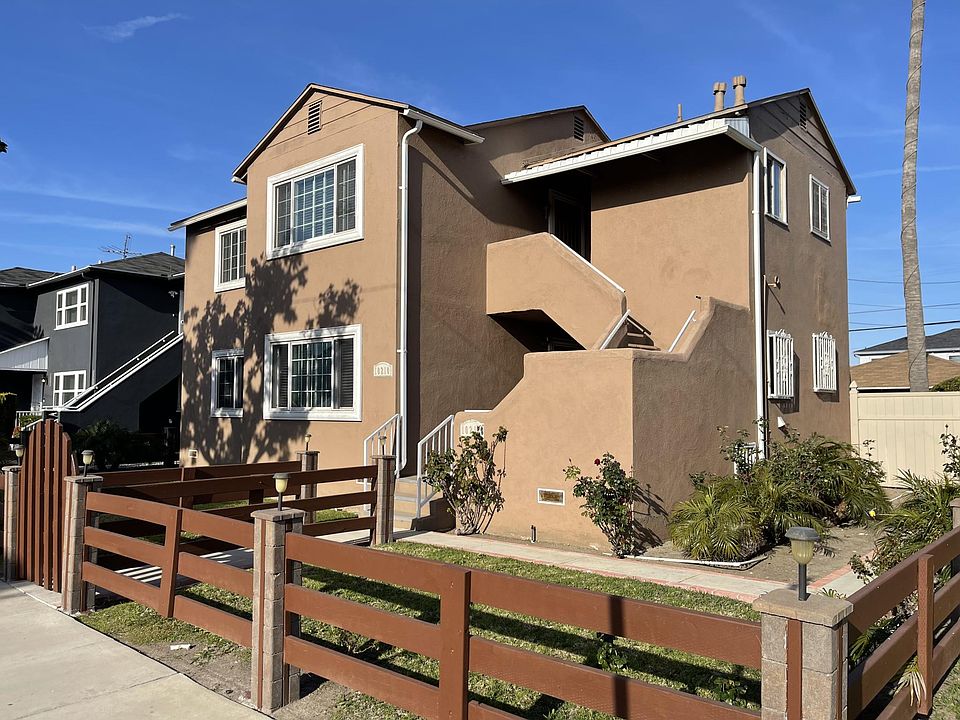 1st image of 10212 S Wilton Pl