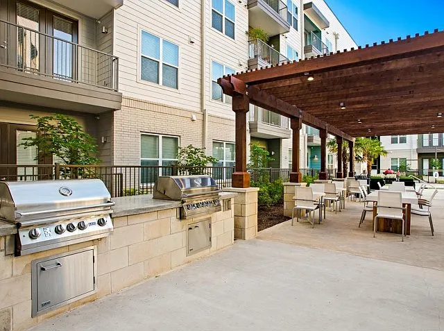 Overture Mueller - 55+ Active Adult Apartment Homes — Photo 33