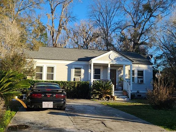 2nd image of 11 McLaughlin Ct