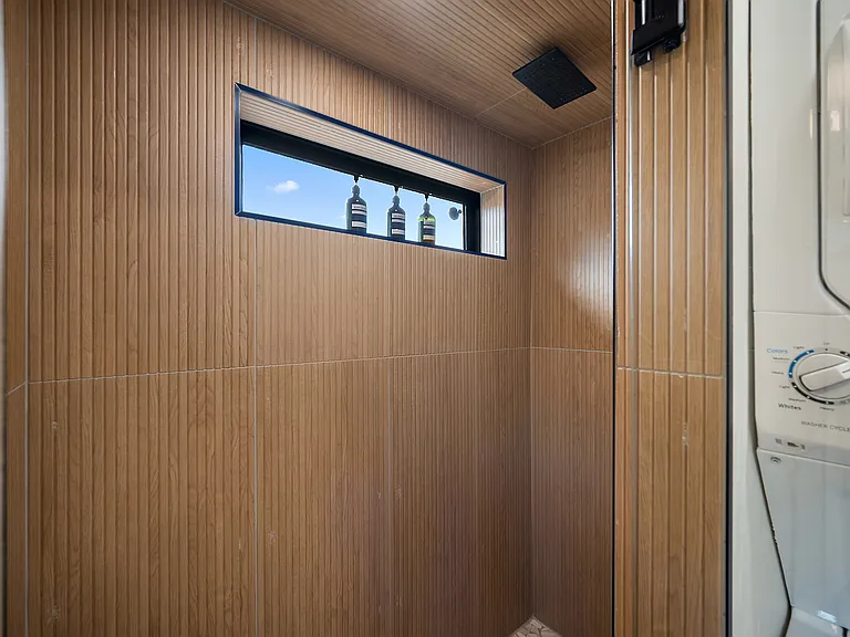 107 Lake Dr E — Photo 20
