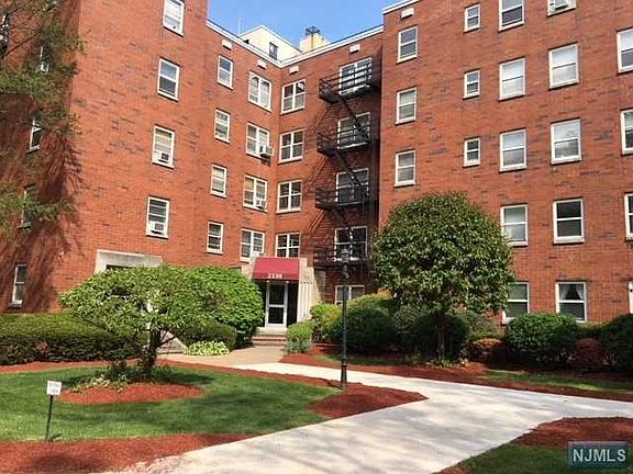 2nd image of 2330 Linwood Ave #1E-301E