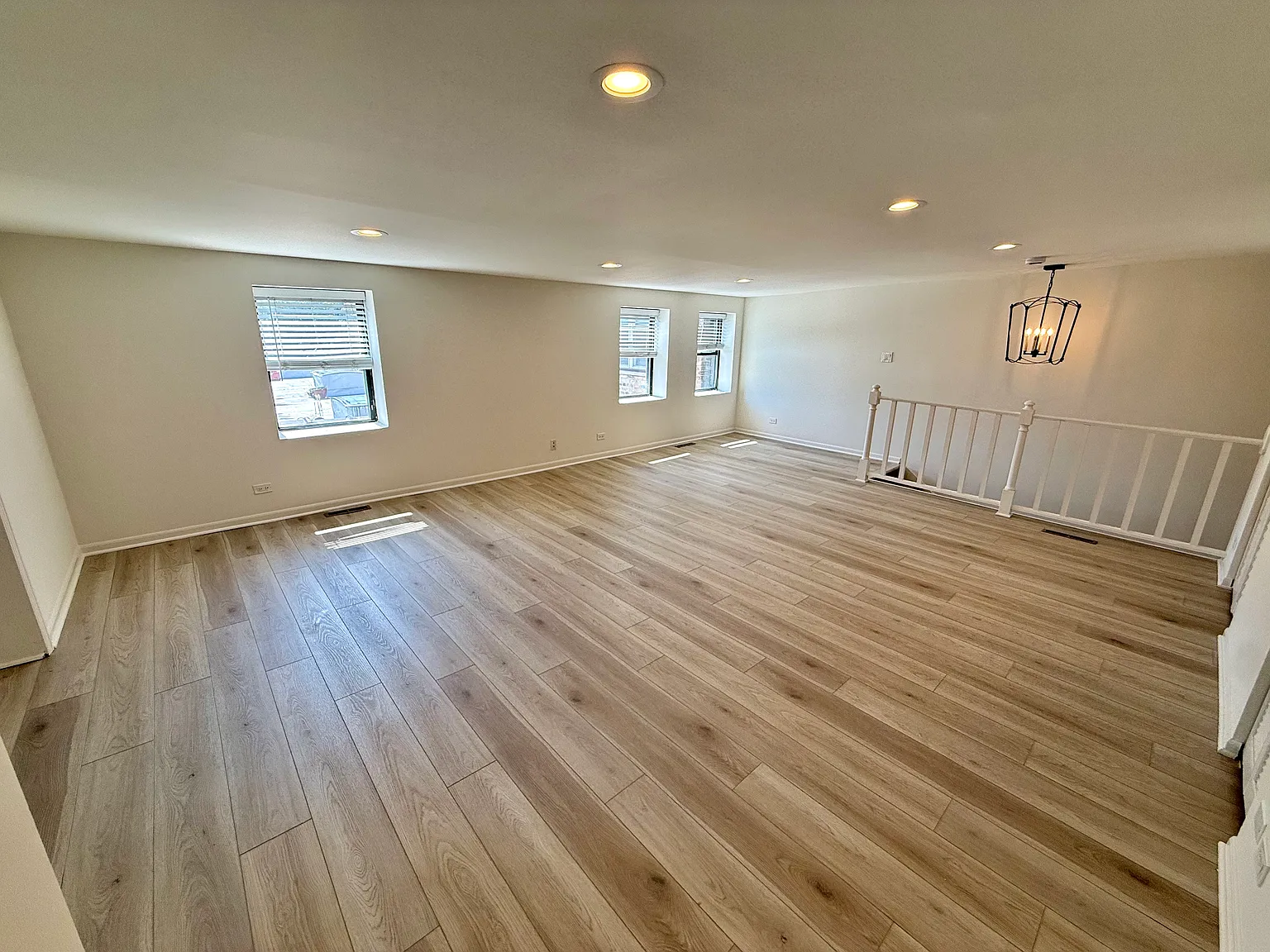 2 bed, 1200 sqft, $4,595 — Photo 1