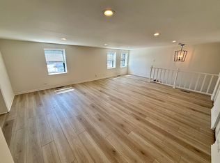 935 W Armitage Ave #3D, Chicago, IL 60614