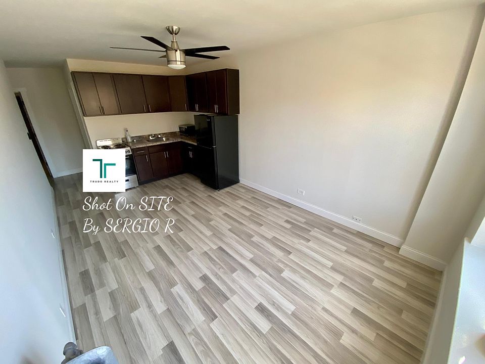 1st image of 3933 N Clarendon Ave APT 201
