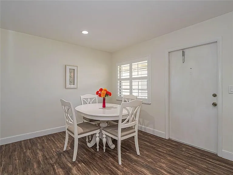 76 Royal Oak Dr #205 — Photo 9