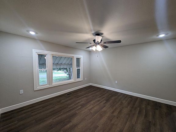 3rd image of 2765 Neeley St