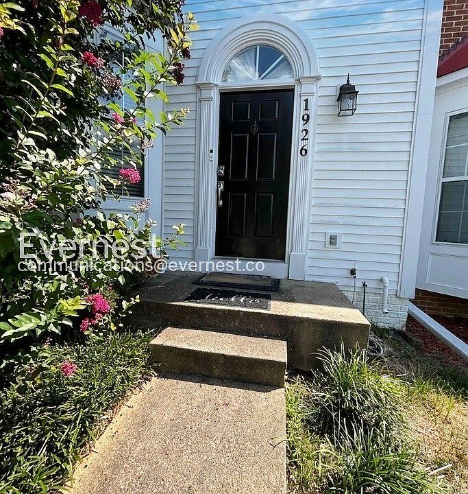 2nd image of 1926 Wicklow Ct