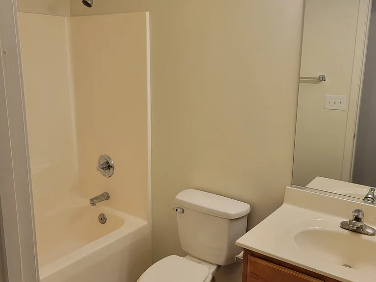924 Breeze Hill Rd #A — Photo 5