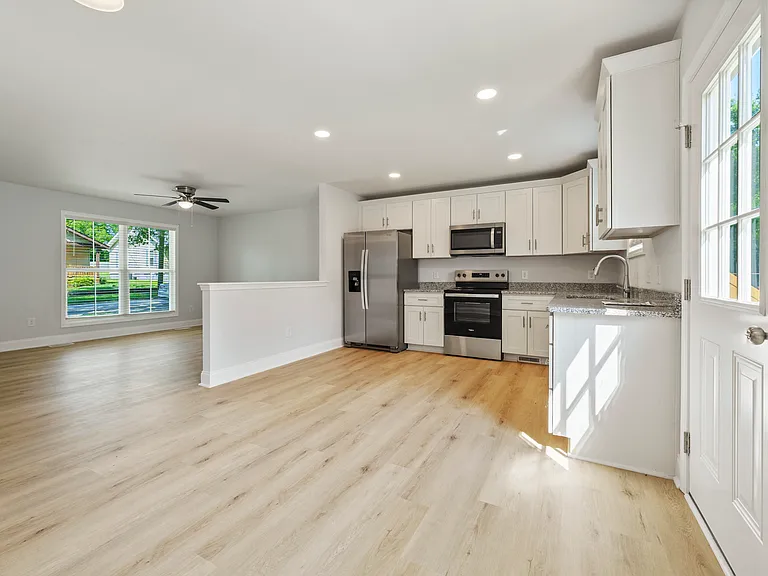 718 Park Ave — Photo 4