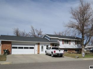 1526 Mary Anne Dr, Riverton, WY 82501