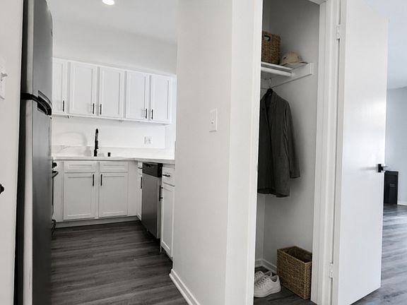 4th image of 1546 Camden Ave APT 103