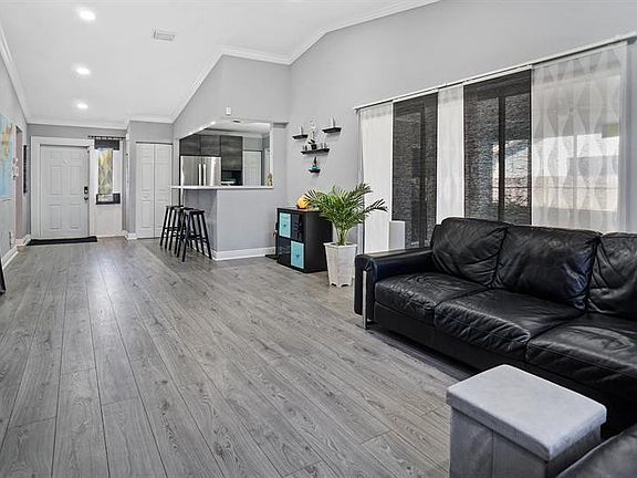 3rd image of 750 SW 55th Avenue