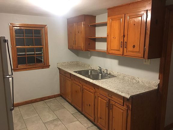 2nd image of 6370 Chesapeake Blvd APT B