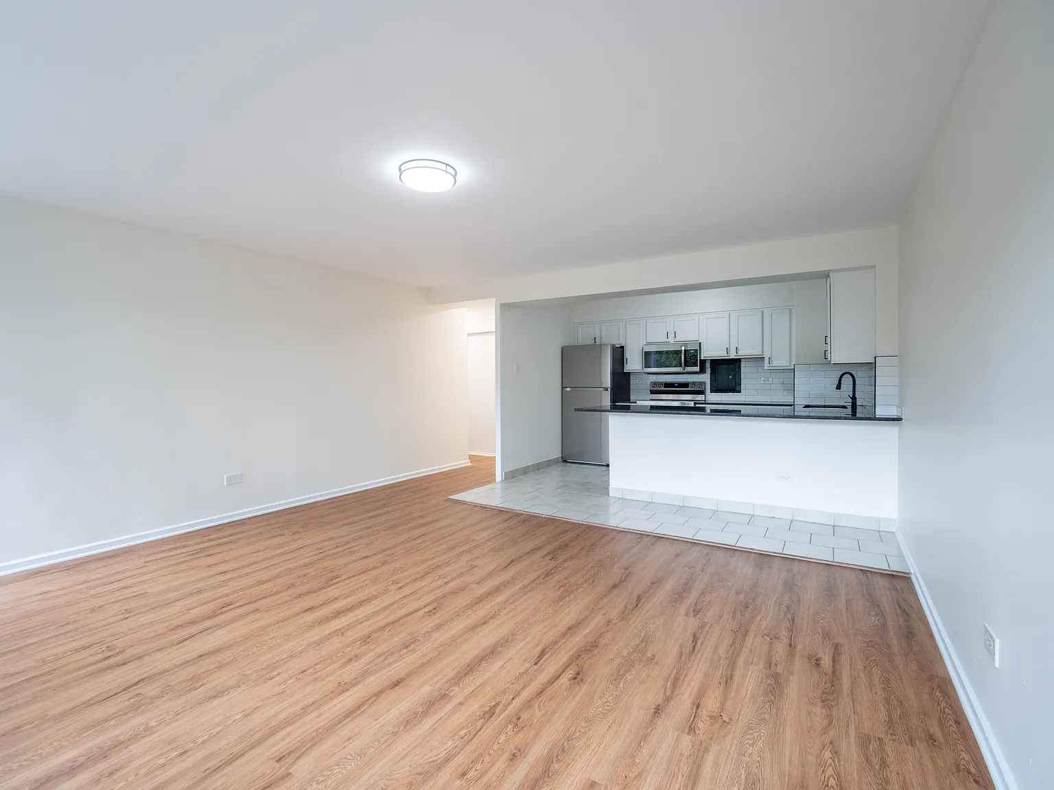 1 bed, 900 sqft, $1,675 — Photo 3