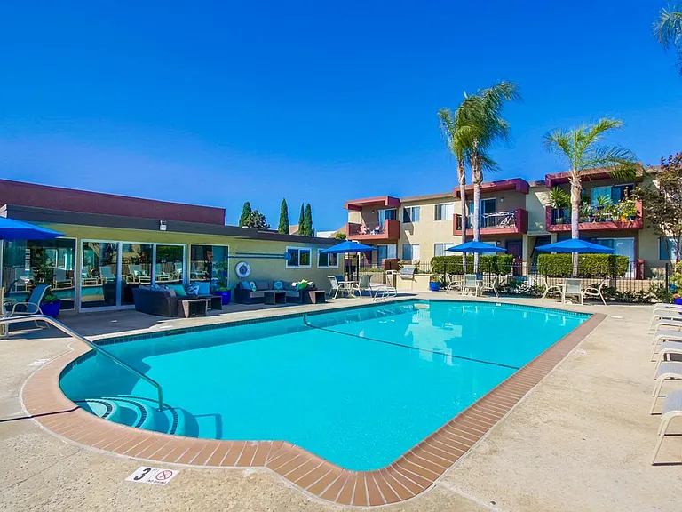 Mesa Vista Apartment Homes — Photo 13