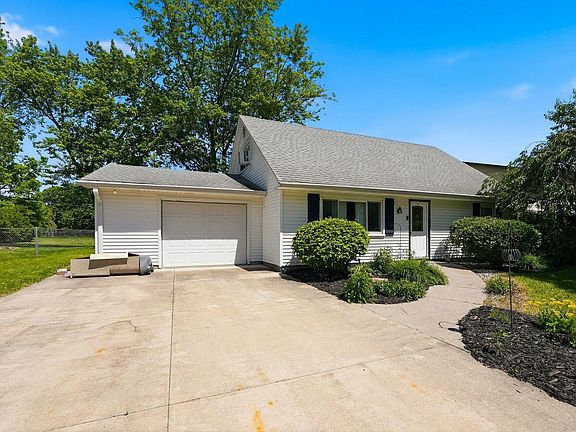 2nd image of 4016 Beaverbrook Dr