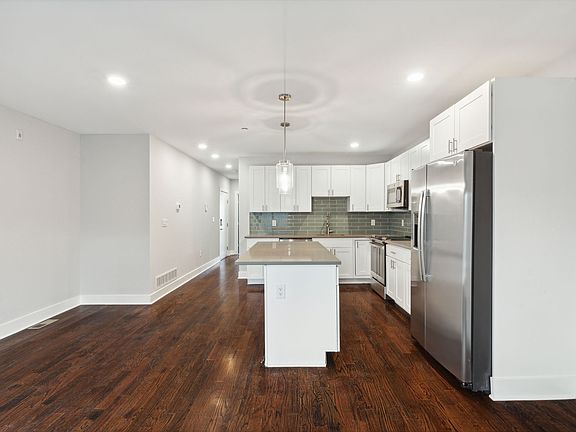 5th image of 812 N Uber St #1