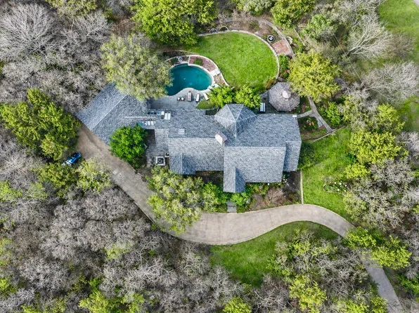 1075 Mobley Rd, Cedar Hill, TX 75104