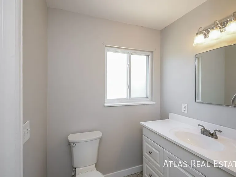 730 S Oakland St — Photo 30
