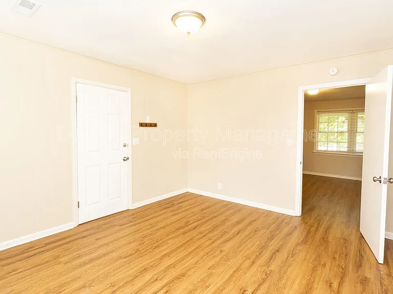 207 Memorial Dr #3 — Photo 8