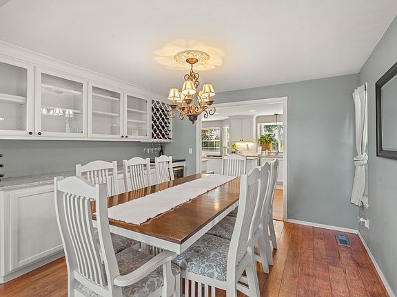 4th image of 105 Amanda Ct