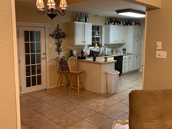 3rd image of 220 La Grange Dr