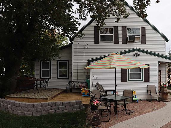3rd image of 440 Sterling St