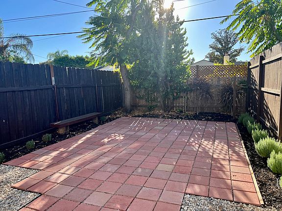 4th image of 7649 Genesta Ave
