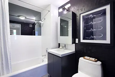 Rented by Aura Management