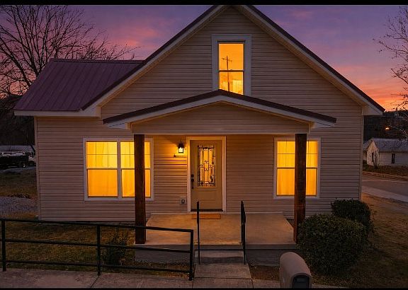 2nd image of 301 Bellview Ave N