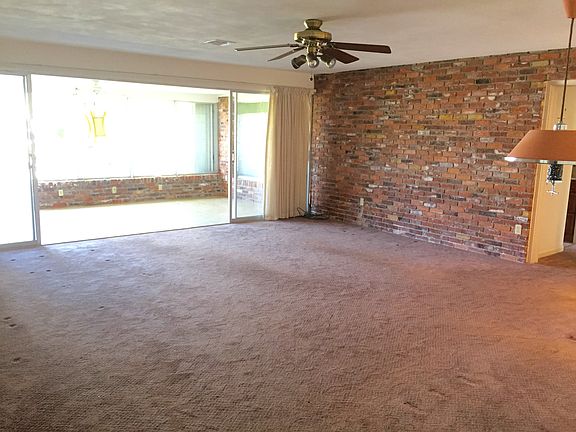 5th image of 135 Antigua Dr