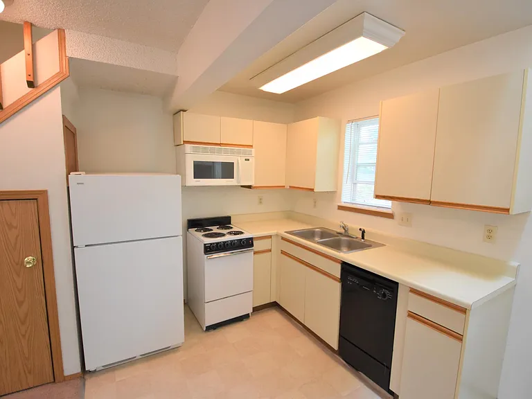 1018 Marine St #3 — Photo 9